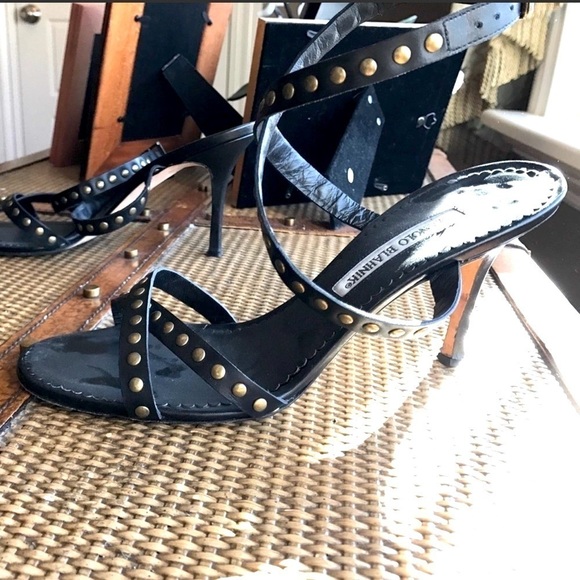MANOLO Blahnik 39.5 Black Leather Strappy Laceup Studs Heels Sandals Goth Gold - Picture 1 of 7